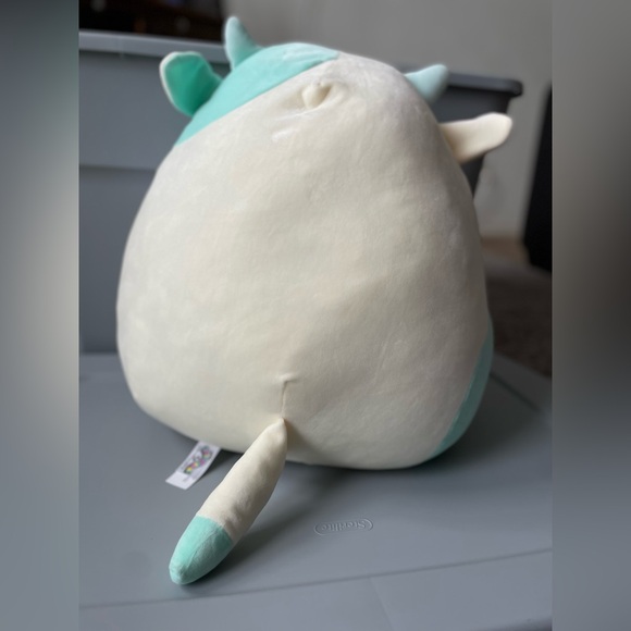 FREE CLIP Belana ๐ธ๐ Squishmallows Limited edition Belana the cow with bandana - Picture 4 of 6